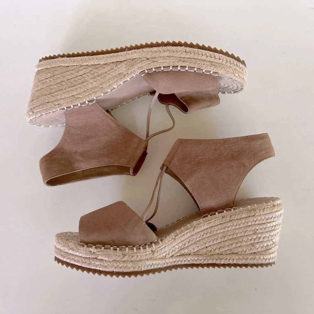 Eileen Fisher Women's Agnes Espadrille Wedge Sandals in Tan Leather, size 8.5